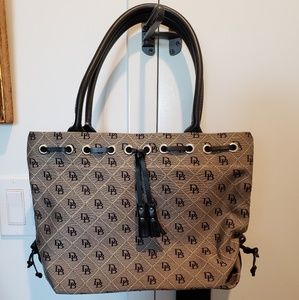 Dooney & Bourke Tote